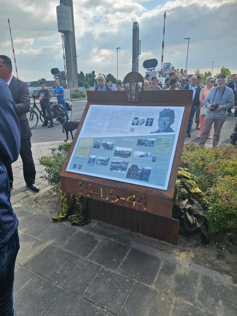 Baileybrug kunstwerk