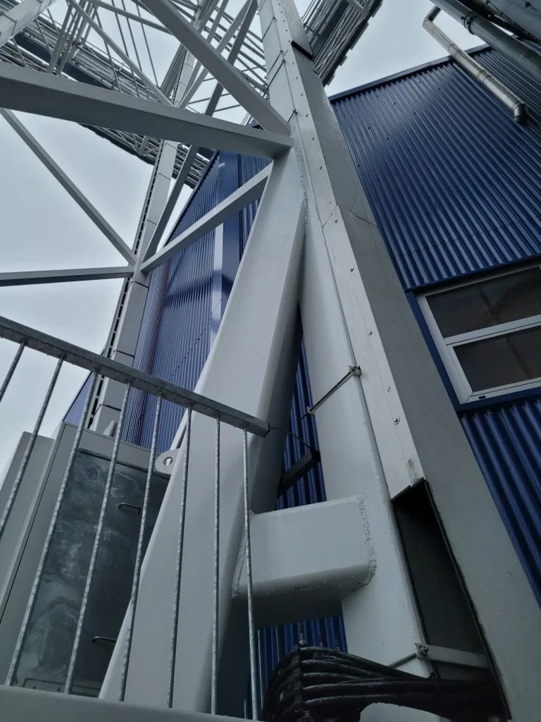 Versteviging reclamemast IKEA Eindhoven